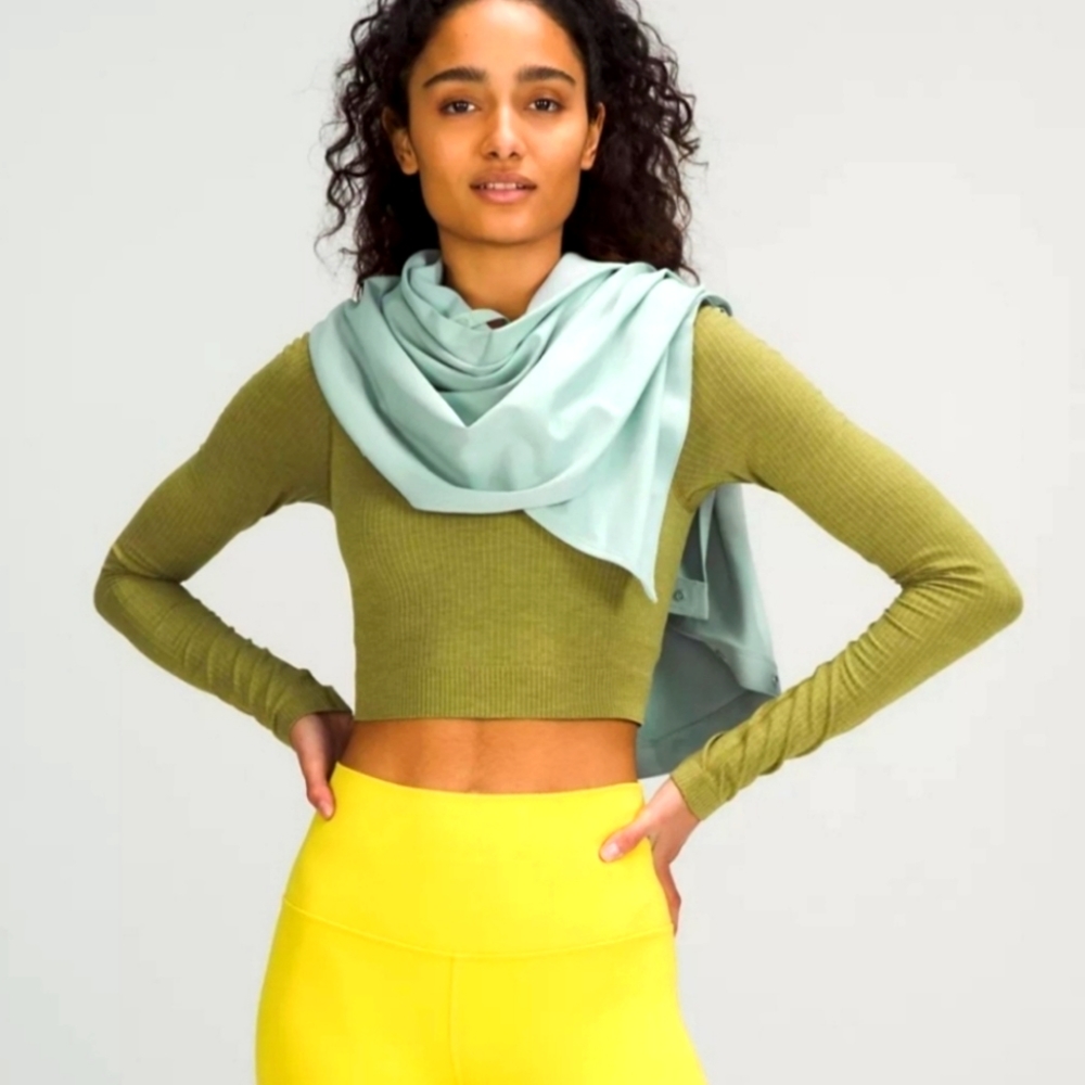 Lululemon Customizable Snap Scarf